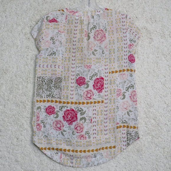 New York & Company* Women's Short Sleeve Curved Hem Split Neck Blouse Size~ XS - Picture 2 of 8